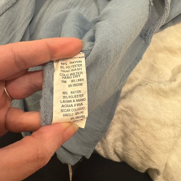 Miilla mixed texture v neck flowy top light blue - Picture 5 of 7